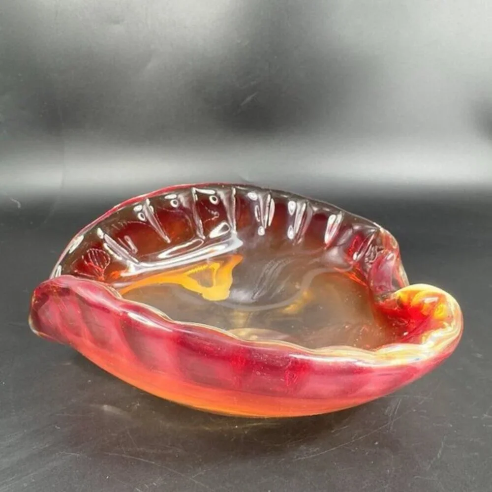 Venetian Art Glass Heart Shaped Dish Bowl Ashtray Made In Italy Hand Blown Glass